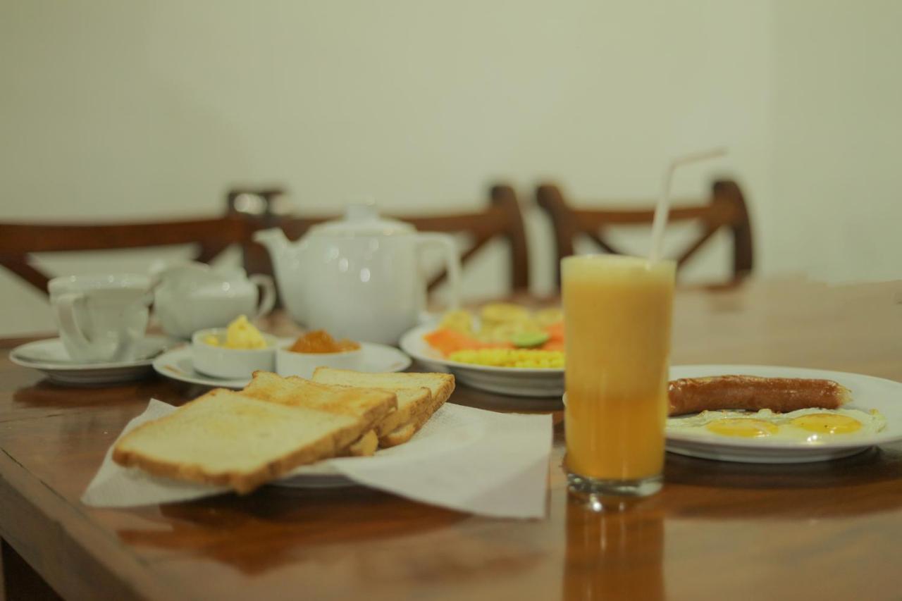 Hotel Summer Side Negombo