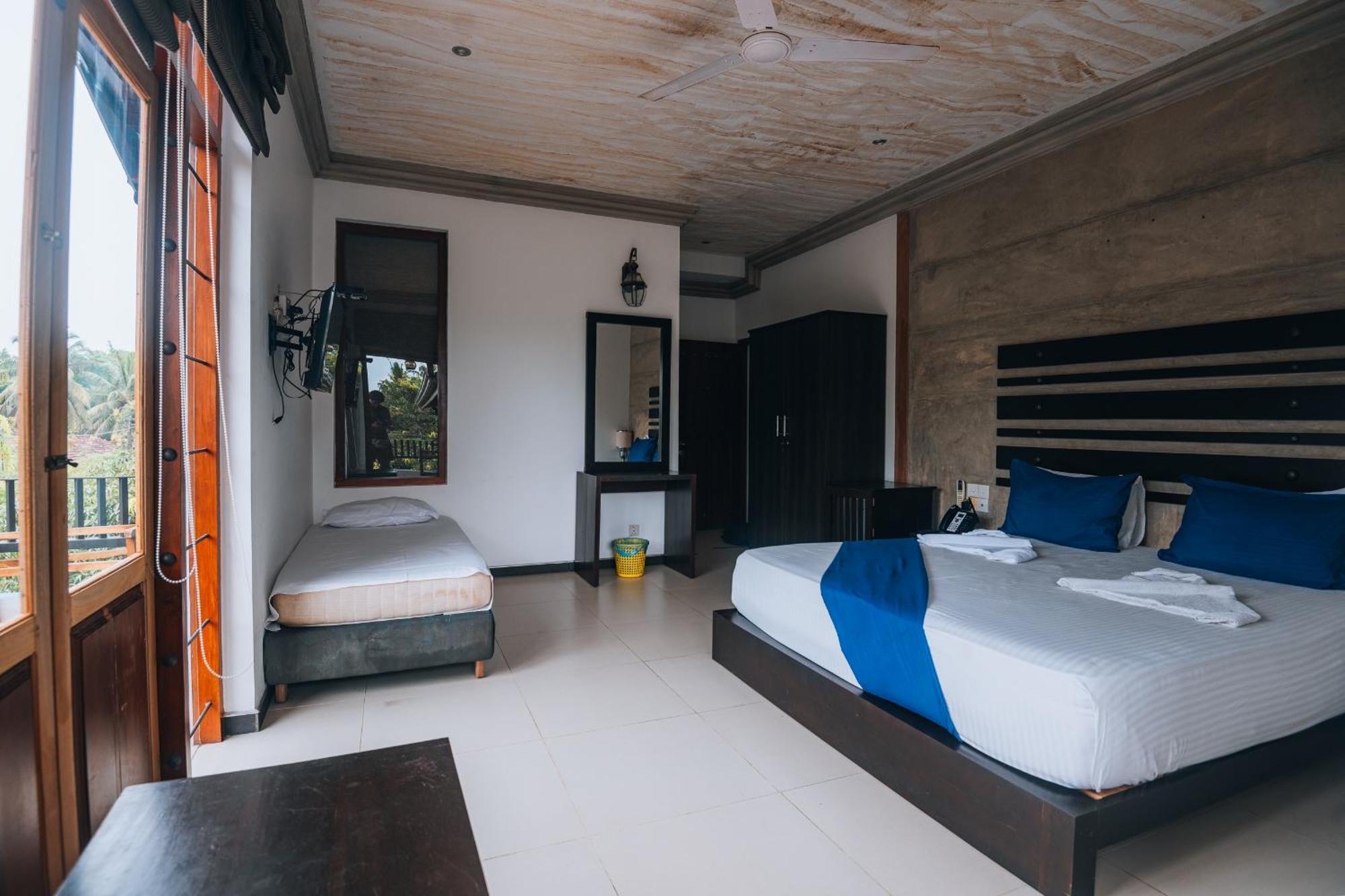 Summer Side Hotel 3*
