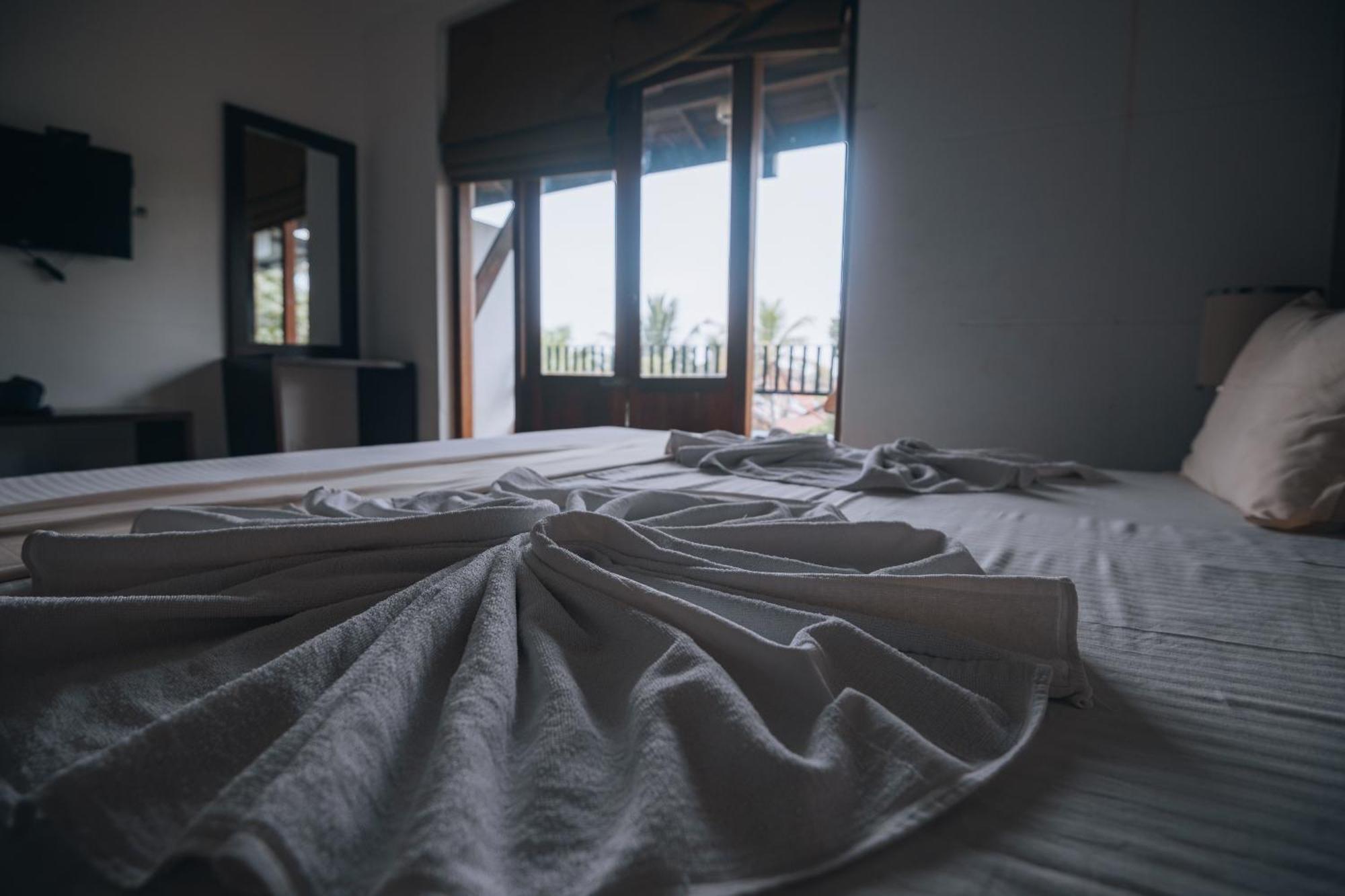 Hotel Summer Side